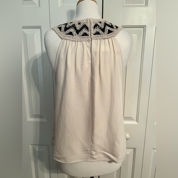 NWT Zara Crocheted Neckline Sleeveless Blouse Cream & Black Size Medium - Picture 5 of 7